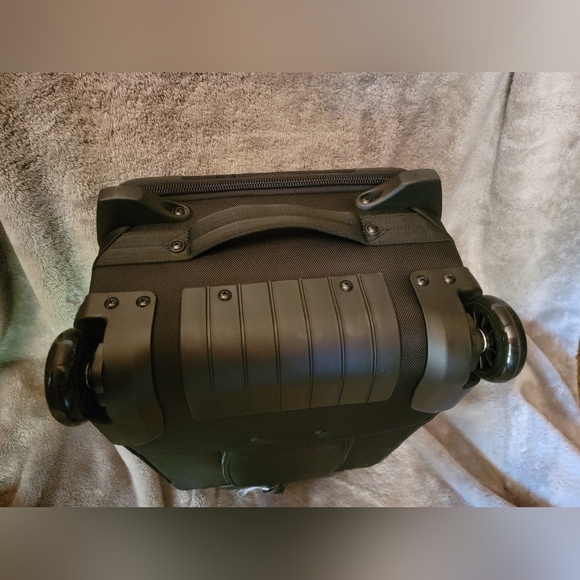 Tenba ROADIE ROLLER 21 in Black MSRP $390 - Picture 7 of 11